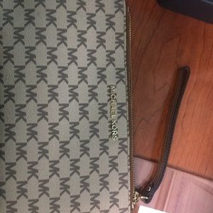 Michael Kors wristlet